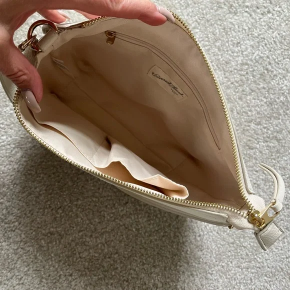 Universal Thread Classic Cream Vegan Leather Shoulder Bag Purse EUC - Picture 3 of 5